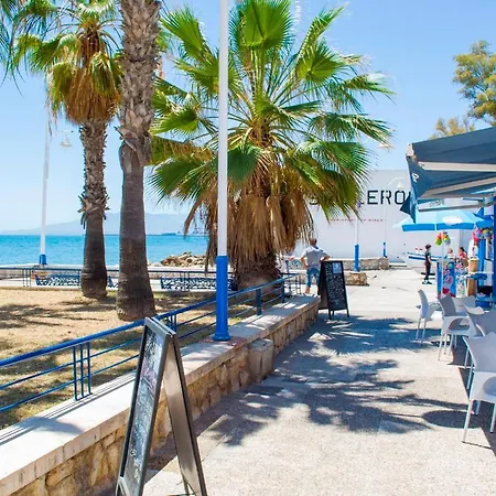 Oceanfront Апартаменты